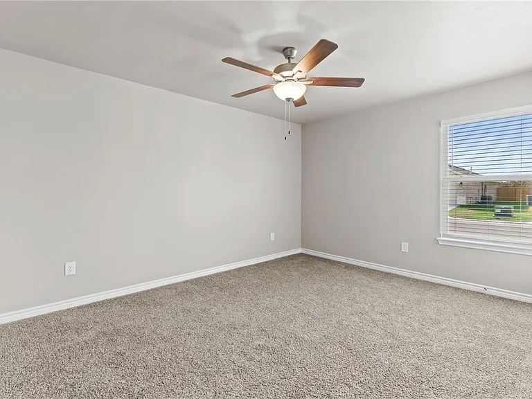 1353 Trent Park Ln — Photo 15