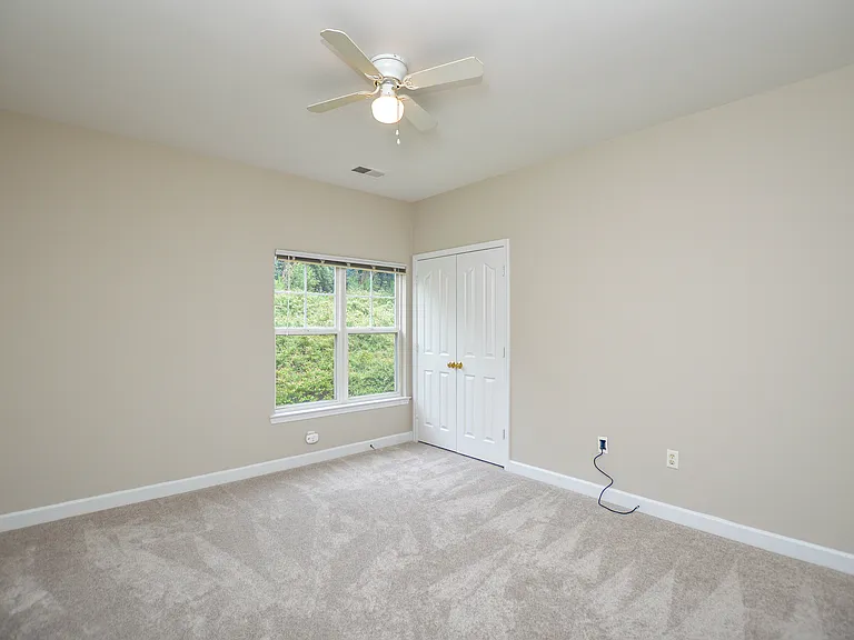 9823 Hyde Glen Ct — Photo 16
