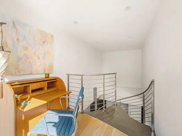 165 Hudson Street image 13 of 15