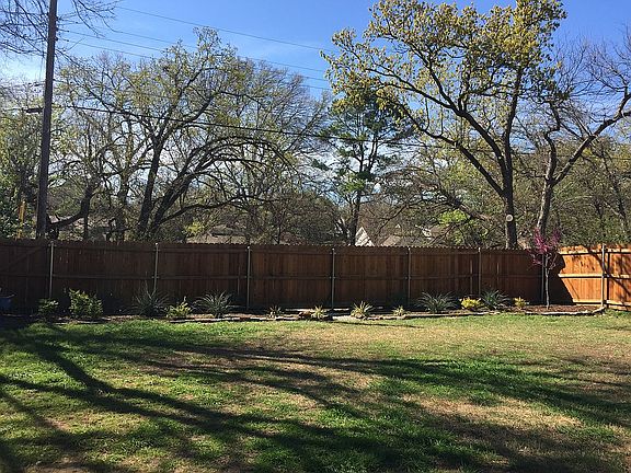 5th image of 504 Eastcliff Dr