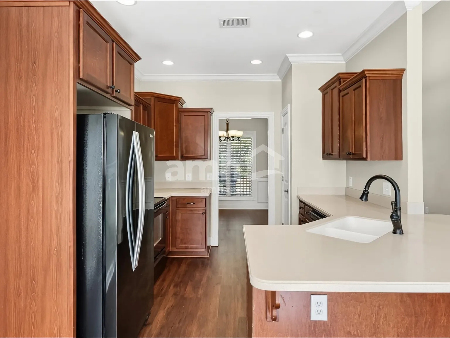 3 bed, 2.0 bath, 2150 sqft, $2,460 — Photo 4