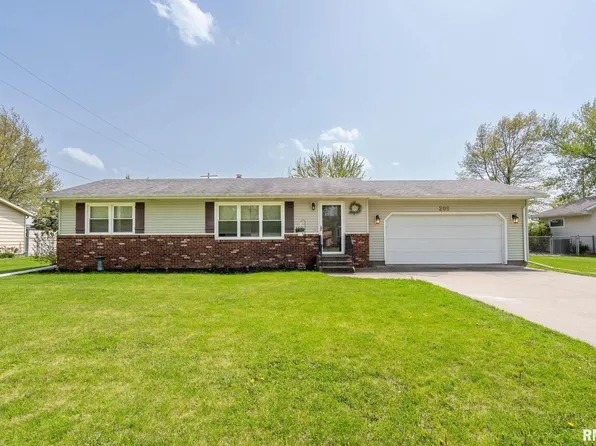 209 Hilltop St, Colona, IL 61241