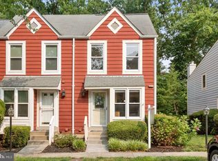 2072 Whisperwood Glen Ln, Reston, VA 20191