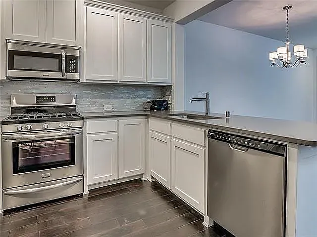 2 bed, 2.5 bath, 1553 sqft, $2,300 — Photo 4