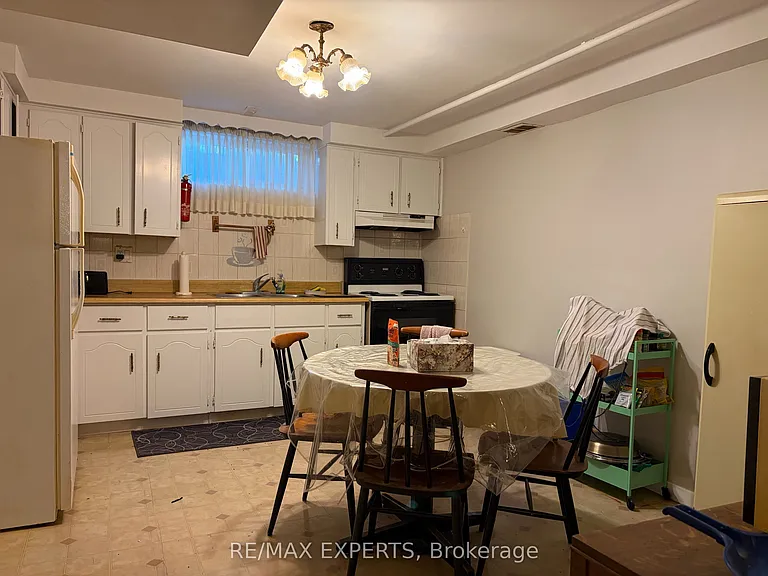9 Queen Post Dr #BASEMENT — Photo 10