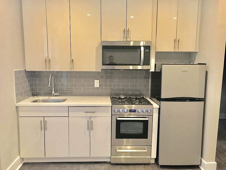 1st image of 650 E 21st St APT 3A