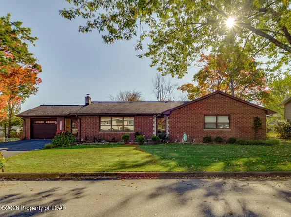 113 Bent Pine Trl, Hazleton, PA 18202