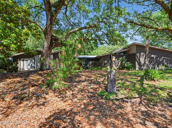 1040 Del Norte Cir, Pascagoula, MS 39581
