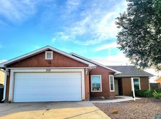 309 Low Mountain St, Gallup, NM 87301