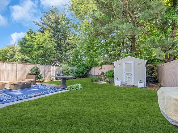 2nd image of 103 Brewster Cir