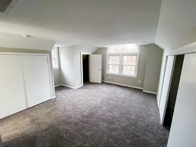 1115 W 49th St — Photo 35