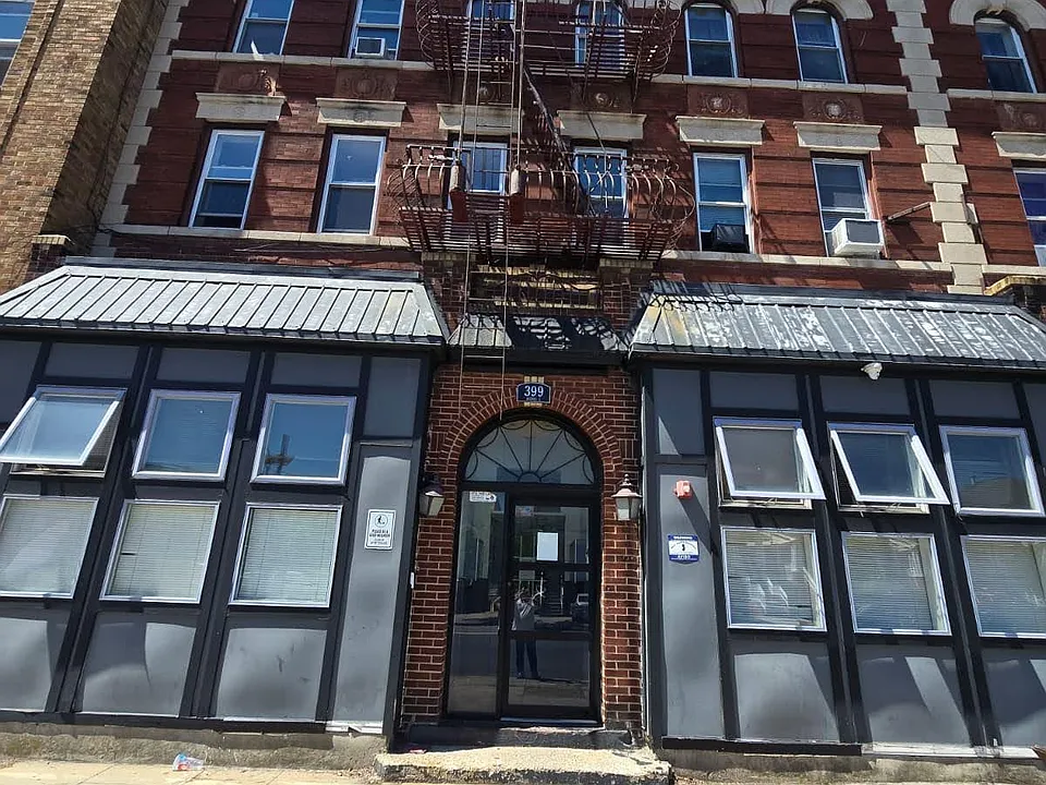 399 Avenue C #4