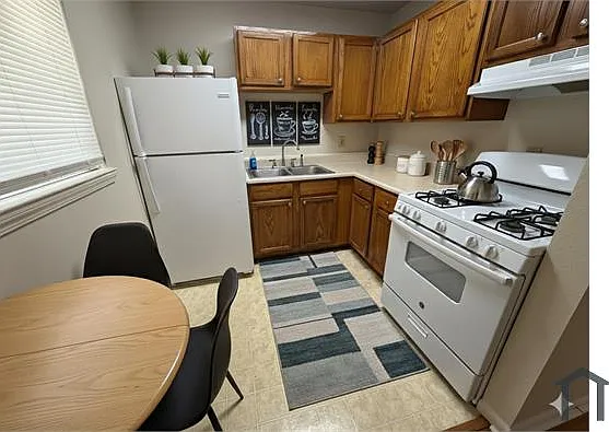 3415 Town And Country Ave #A10 — Photo 3