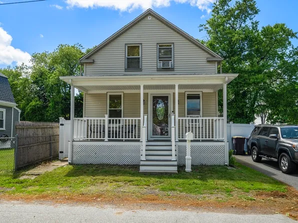 119 James St, Acushnet, MA 02743