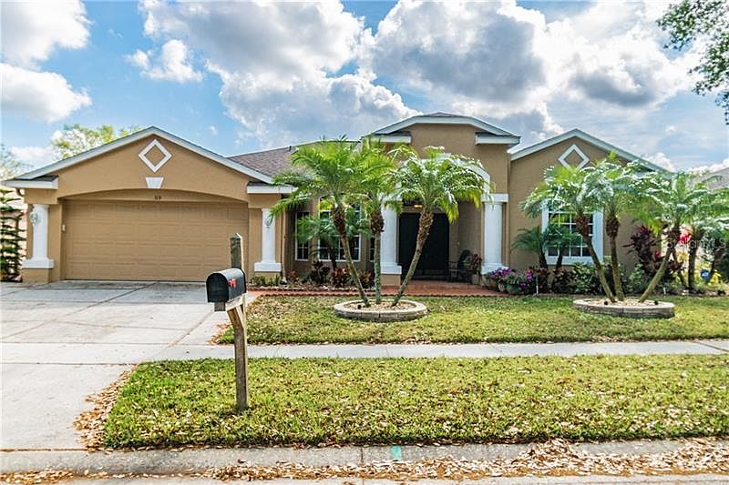 1st image of 319 Country Vineyard Dr