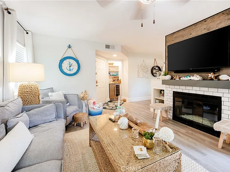 68 Corniche Dr #B — Photo 4