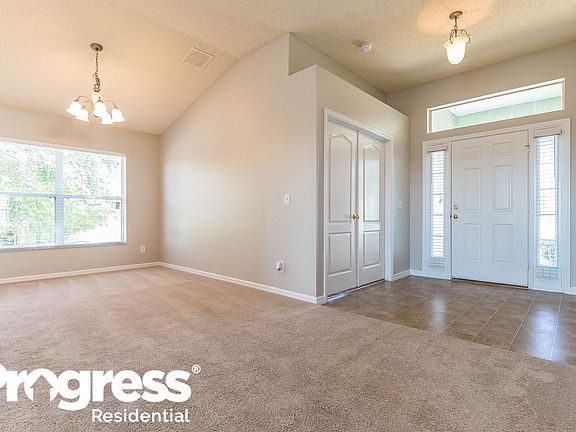 3rd image of 903 Cork Oak Ln