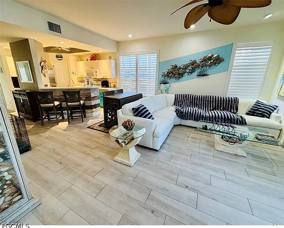 2 bed, 2.0 bath, 1273 sqft, $2,000 — Photo 4