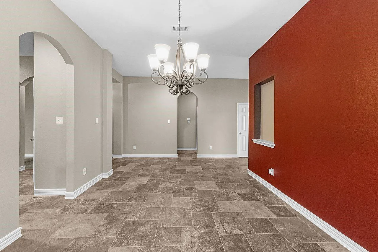 4 bed, 2.0 bath, 2764 sqft, $2,790 — Photo 3