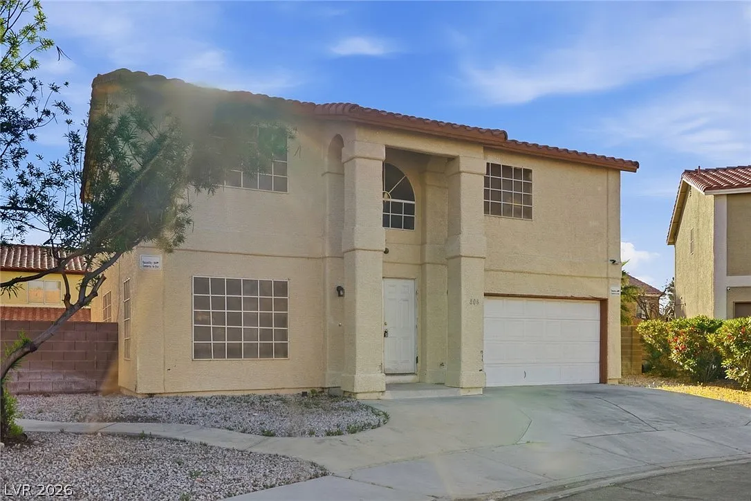 5 bed, 2.5 bath, 1981 sqft, $2,380 — Photo 3