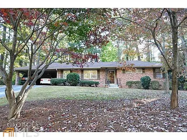 2029 Silvastone Dr photo 1