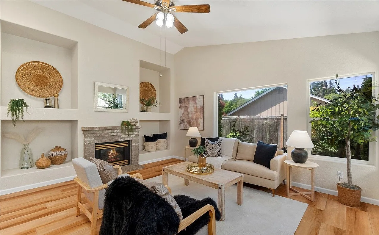 2 bed, 1395 sqft, $2,595 — Photo 3