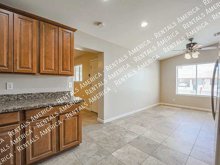 771 E Laredo St — Photo 11