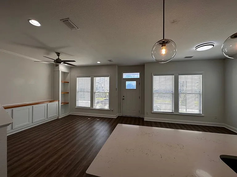 2918 Fontana St — Photo 14