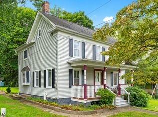 31 Main St, Califon, NJ 07830