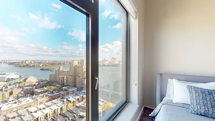 Rented by Bond New York | media 47