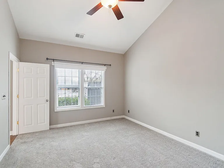 4218 Amherst Villa Ct — Photo 10