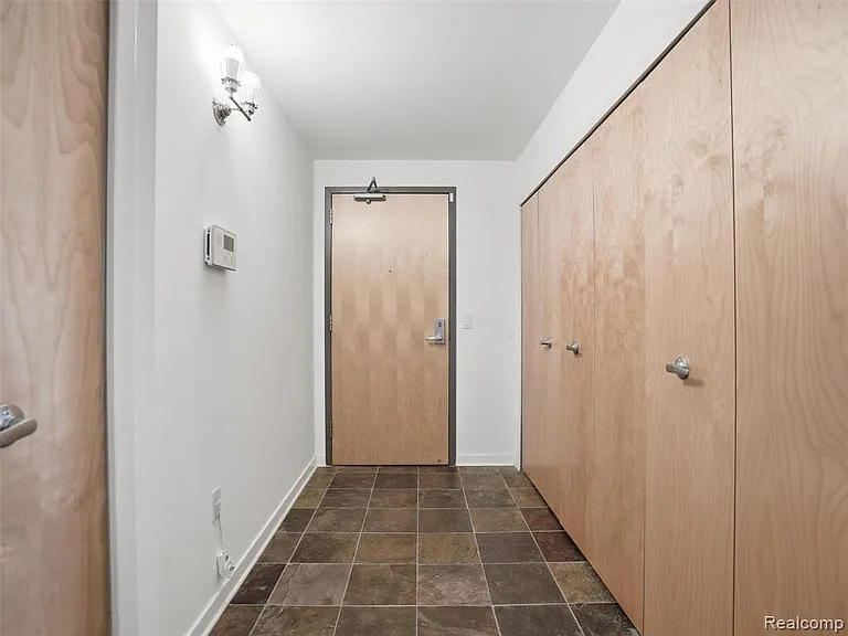 432 S Washington Ave #905 — Photo 3