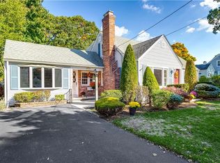 18 Chapel St, Warwick, RI 02886