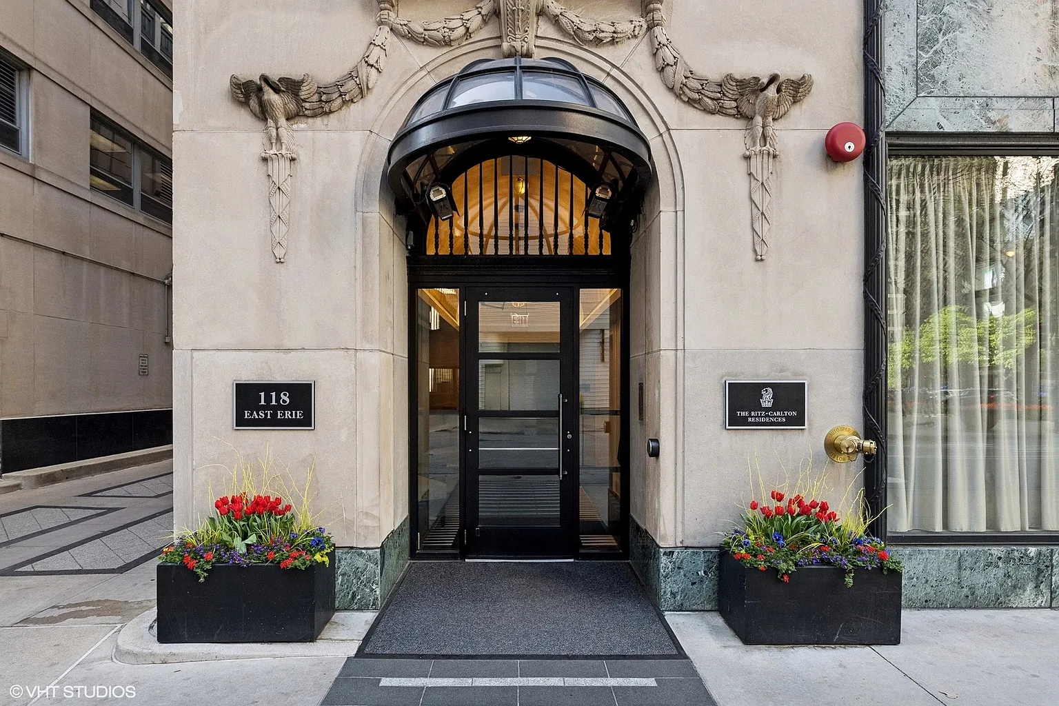 118 E Erie St Unit 25B photo 1