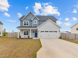 421 Elgin Rd, Hubert, NC 28539