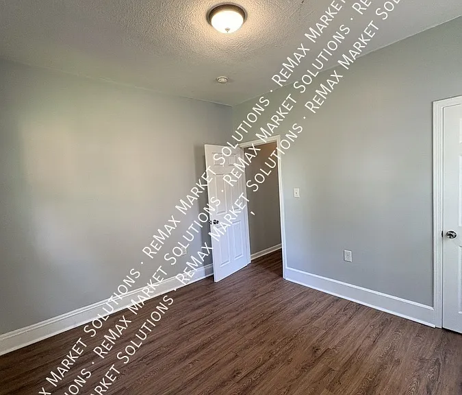 2082 W 87th St #1 — Photo 7