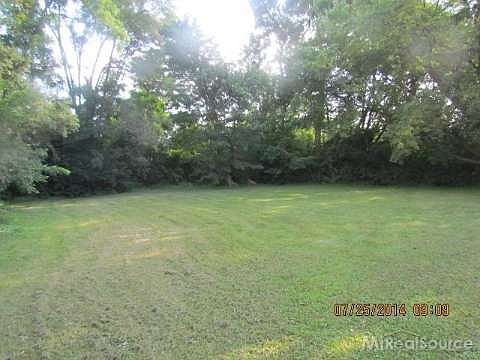 4th image of 301 Douglas Dr