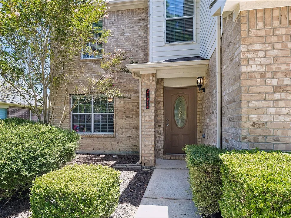 21914 Willow Downs Dr