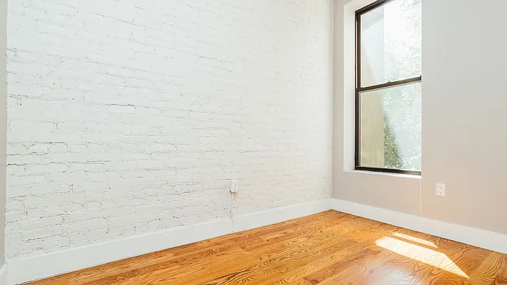 Rented by Nooklyn NYC LLC | media 21