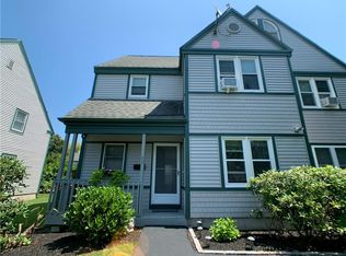 74 Houston Ave, Newport, RI 02840