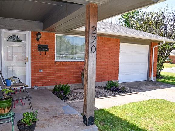 2nd image of 220 S Irving Dr