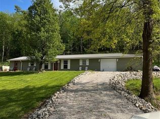 12203 Dupont Rd, Washington, WV 26181