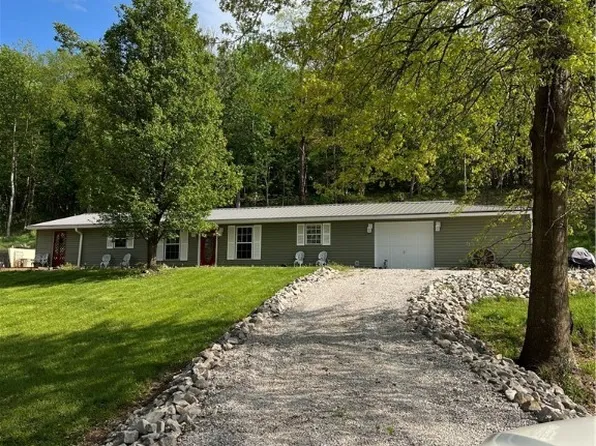 12203 Dupont Rd, Washington, WV 26181