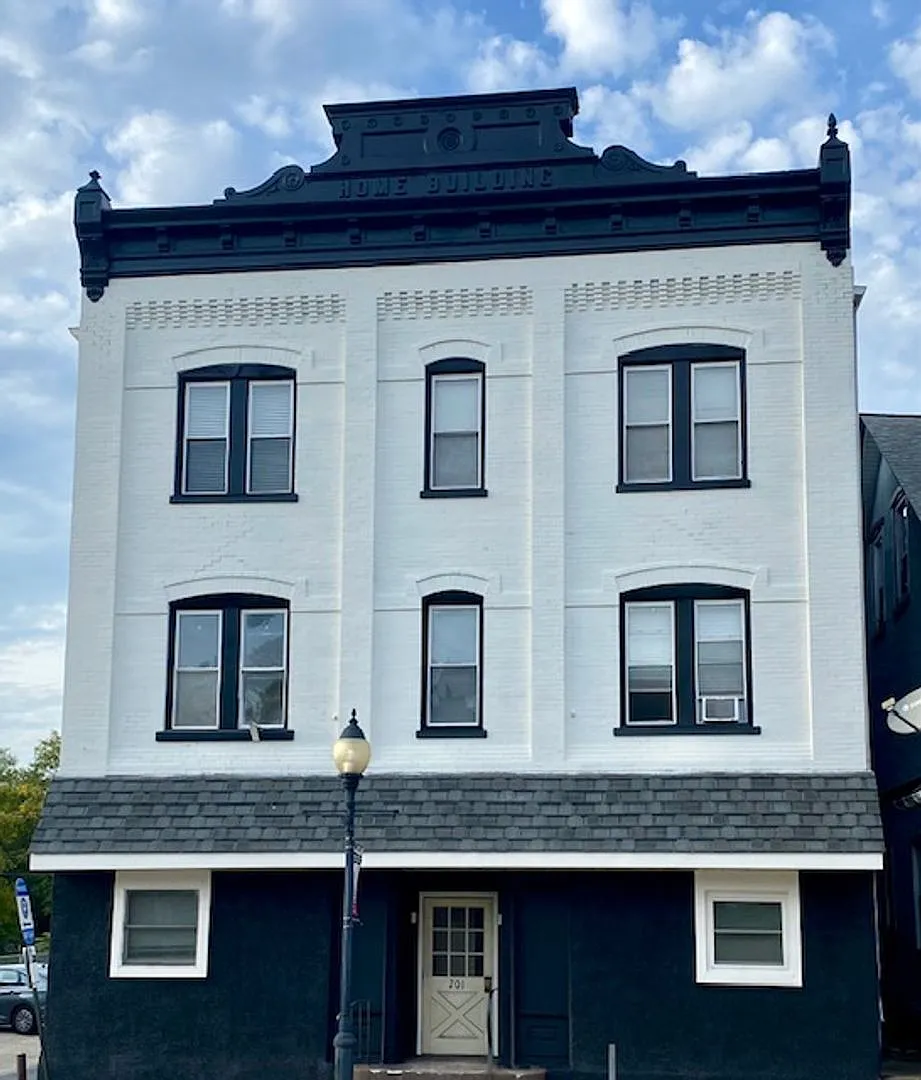 201 Main - Ackerman — Photo 1