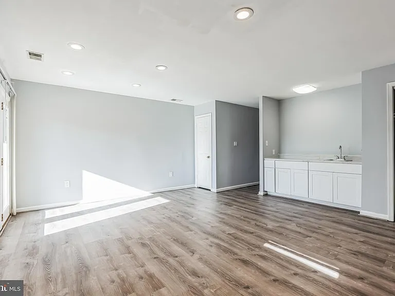 7842 C St — Photo 22