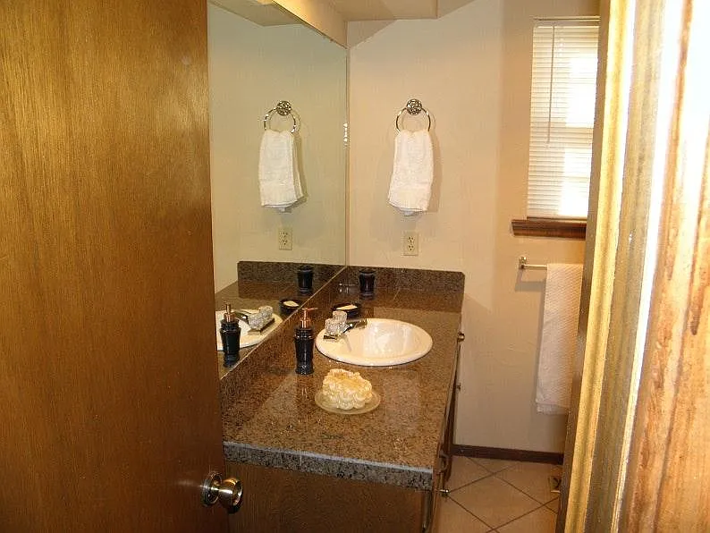 3 bed, 1760 sqft, $1,800 — Photo 4