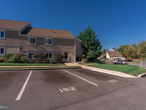 2nd image of 152 Harvest Ln #120