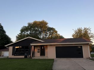 5208 Millbank Rd, Greendale, WI 53129