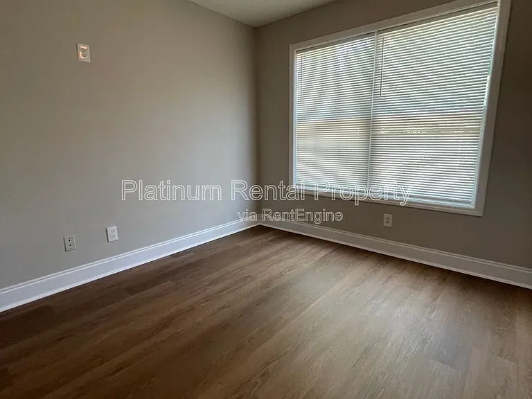 1135 Coleman St SW — Photo 22