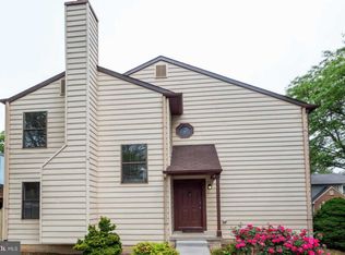 10214 Roberts Common Ln, Burke, VA 22015